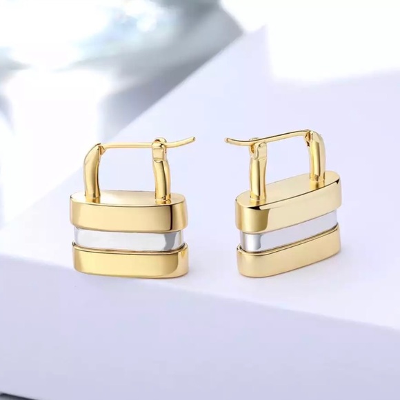 ✨✨Two Tone Padlock Earrings ✨✨ - Picture 2 of 6